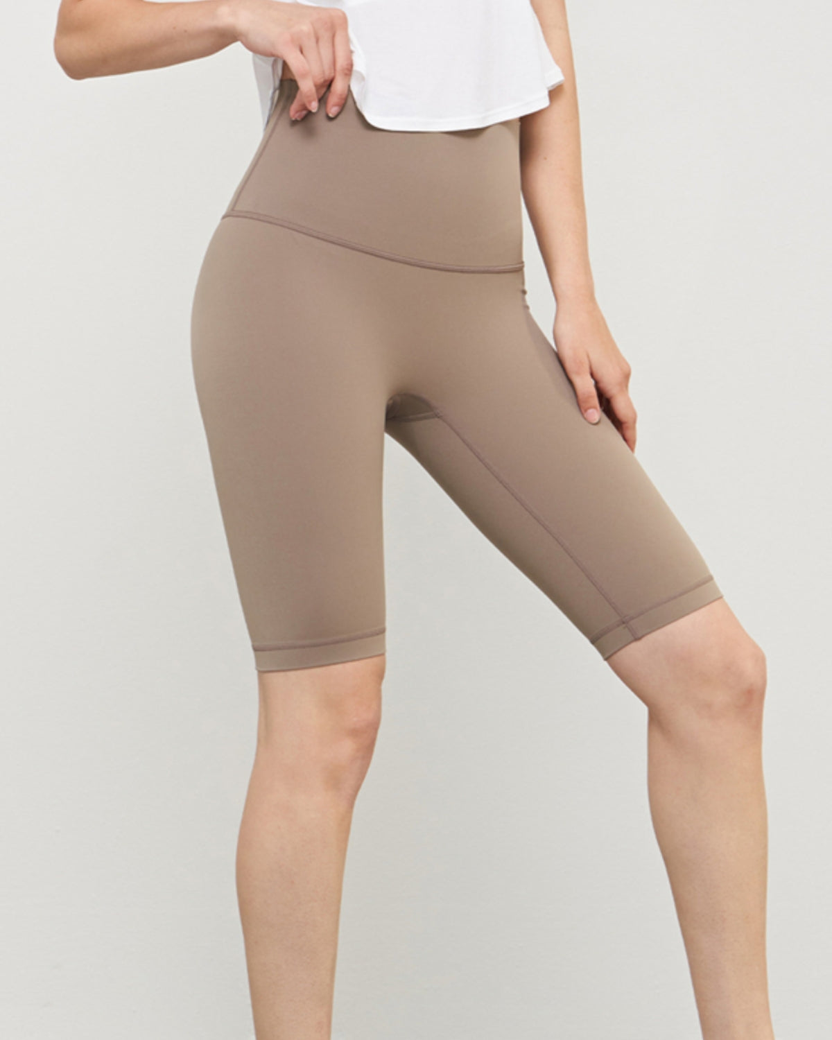 Seamless High-Rise Short 8'', Brown Collection